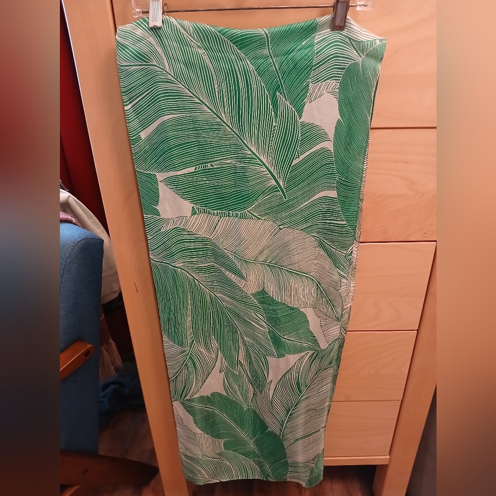 Green Silk Leaf Print Scarf 70×14